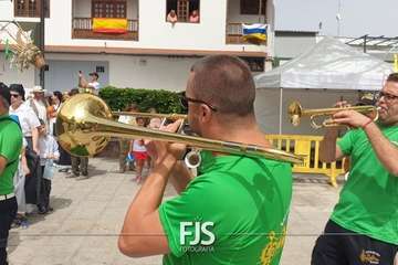  La chiquillería se purifica contra la pandemia en Lomo Magullo/Francisco Javier Santana.